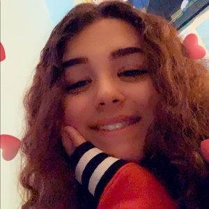 Meet your Posher, Desiree